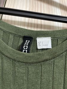 38 H&amp;M SOLID TOP
