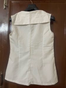Classic White Sleeveless Button-Up Top