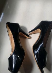 Black Heels 🌼