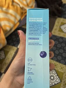 Dot &amp; Key Blueberry Sunscreen SPF 50