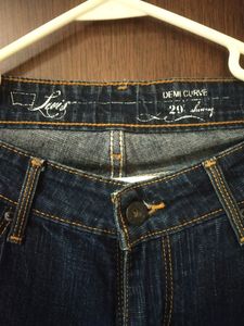 Levi's Demi curve Size 29