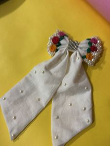 Elegant Pearl &amp; Floral Hair Bow