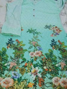 Beautiful Floral pakistani Print Kurta