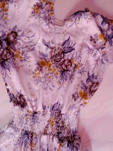 Stretchable TraditionalElegance with a ModernTwist