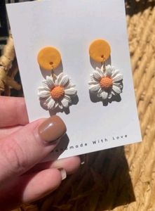 Fuschia Daisy Flower Earrings