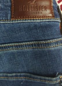Authentic HOLLISTER california Ripped Skinny Jeans