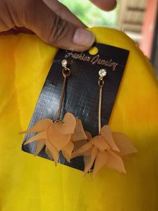 Chic Floral Dangle Earrings