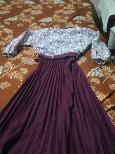 Elegant Pleated Skirt with Printed Top Set