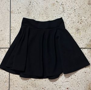 Pack of 2 Flared Skirts (Black &amp; Burgundy)