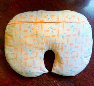 2 in 1 Feeding and Tummy time Pillow 🔥Priced