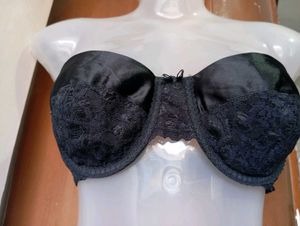 Black Lace Strapless Bra