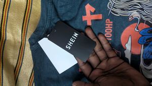 SHEIN Graphic Baggy T-Shirt