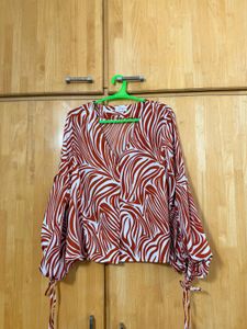 Stylish Printed Blouse with Balloon Sleeves