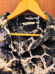 Stylish Abstract Print Button-Up Shirt