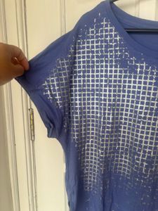 Reebok light purple T-Shirt with Silver Grid Print