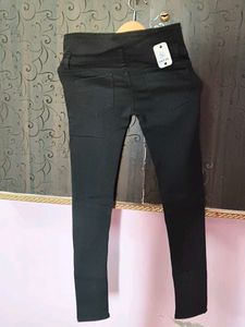 Black High-Waisted Skinny Jeans