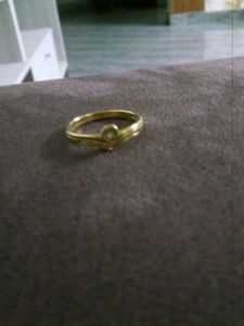 anti turnish Delicate Chevron Ring with Stone