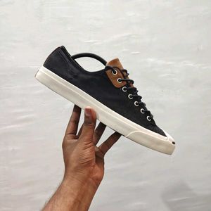 Classic Black Canvas Sneakers brand new no bill n