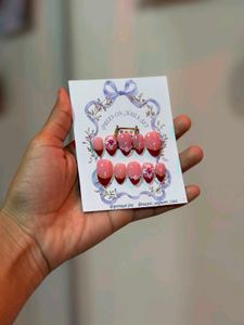 Elegant Press-On Nails Set