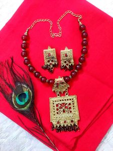 Maroon Beaded Necklace &amp; Chain Set