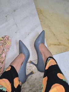 grey pump heel pencil hee