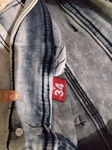 Stylish Acid Wash Jeans with White Tank