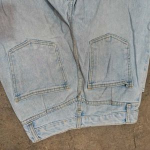 Light Wash Ripped Jeans