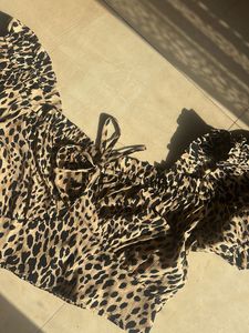 Leopard Print Puff Sleeve Crop Top