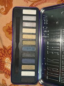 Miss Claire "In The Night" Eye Shadow Palette