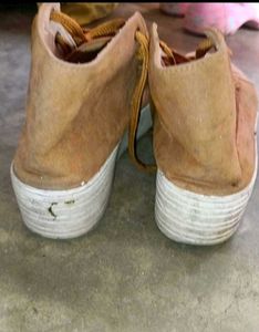 Stylish Tan Suede Casual Boots