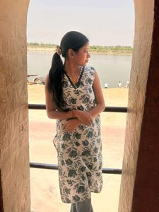 Elegant Floral Print Kurta with pants
