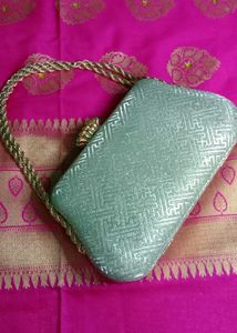 Elegant Clutch Bag with Chain