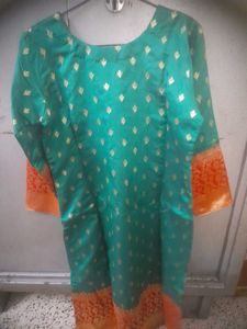 Elegant Green &amp;Red KurtaPant Set