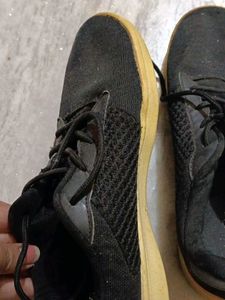 Casual used black shoes