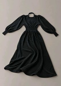 BLACK MAXI DRESS WITH PUFF SLEEVES AND CINCHED