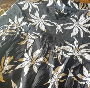 Chic Black &amp; White Floral Mini Dress
