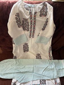 soft longwear  White Kurta Set with Green Print