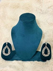 ✨️Elegant Tear Drop Crystal Earrings✨️