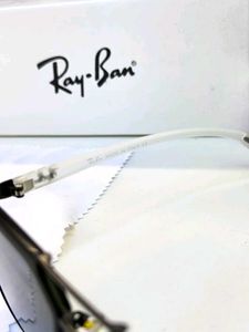 Ray-Ban Sunglass 👓