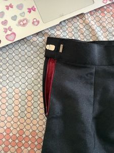 Tailored black straight skirt with back slit.SALE‼
