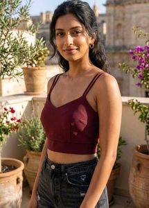 Chic Burgundy Strap Sweetheart Crop Top