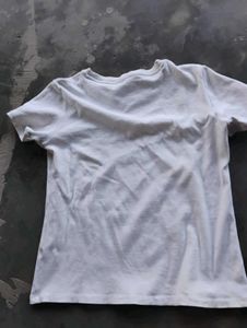 white cotton tee women