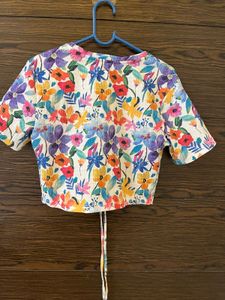 Vibrant Floral Print Crop Top