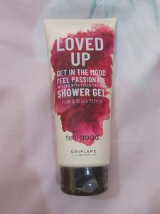 Oriflame  Loved Up Shower Gel (Plum&Black Pepper) 200ml