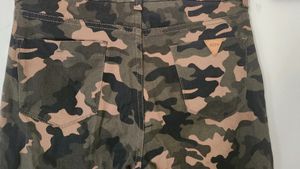 Olive Green &amp; Black Slim Fit Printed Chinos