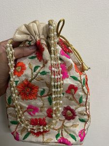 Floral Embroidered Drawstring Pouch