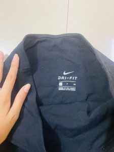 Nike High-Waisted Cropped Capri tights