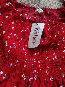 Pretty Red Top♥️