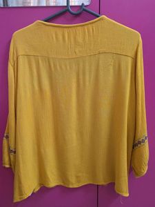 DJ &amp; CDJ Crinkle Top with Placement Embroidery Yel