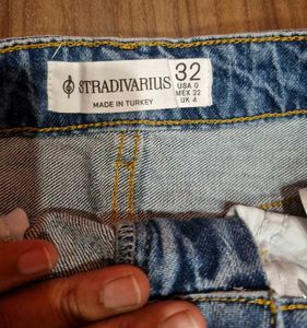 STRADIVARIUS FRONT SLIT DENIM SKIRT 26"